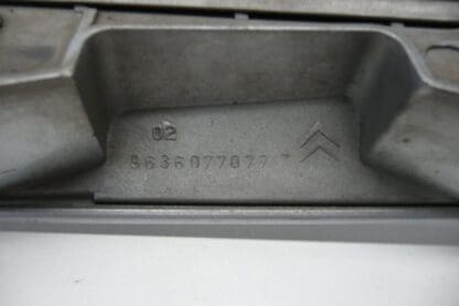 Poignée de hayon Citroën Xsara II 9636077077 EZRC