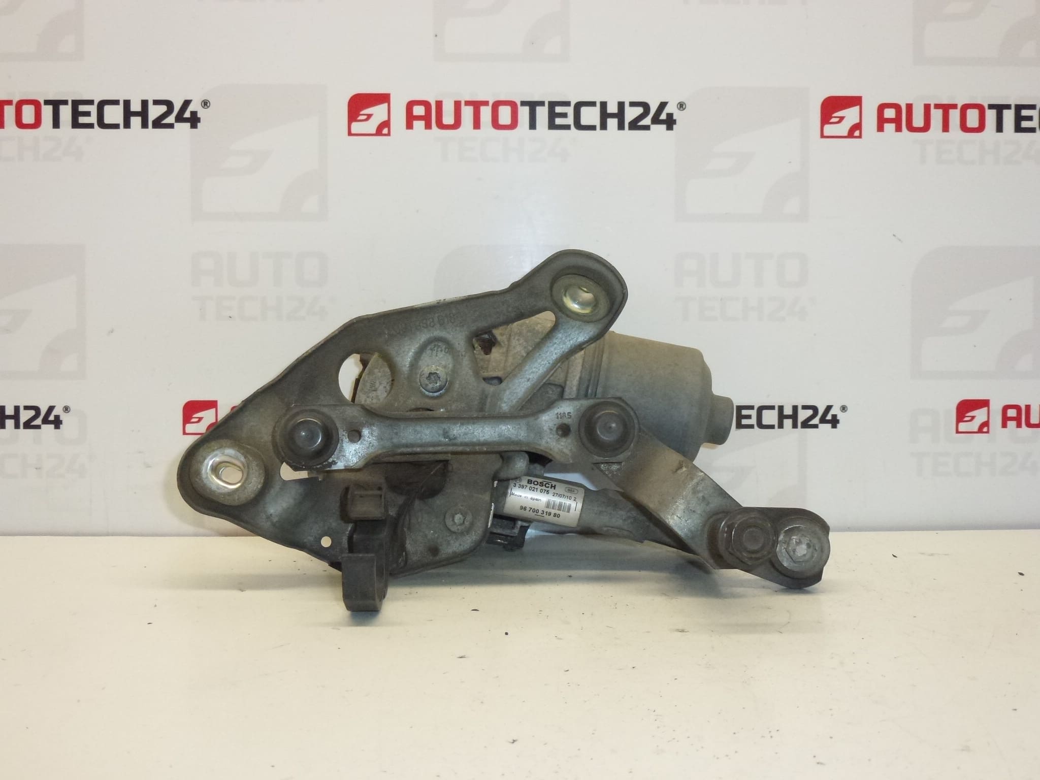 Moteur d'essuie glace gauche Citroën Peugeot 9670031980 3397021075 6405PR