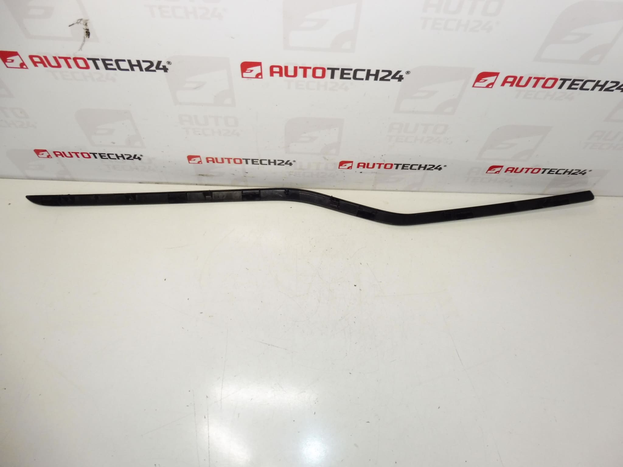 Barre décorative du tableau de bord Citroën C5 X7 9682315877 8231S3 – Image 2