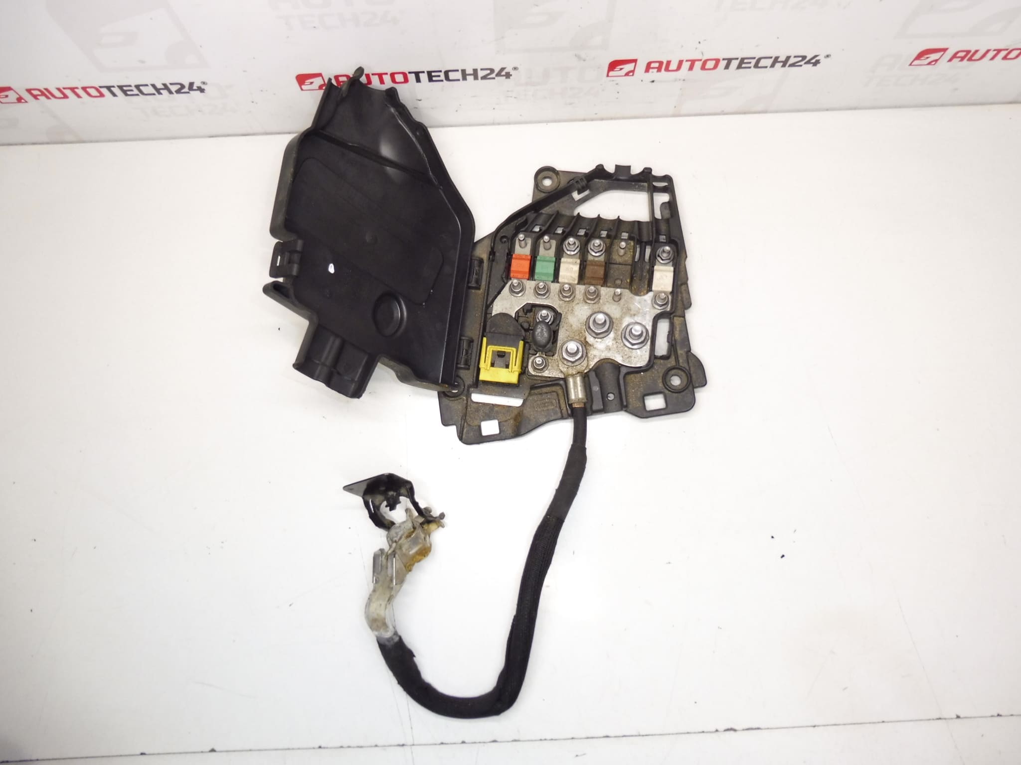 Citroën Peugeot 9801147680 66652x Module de fusibles