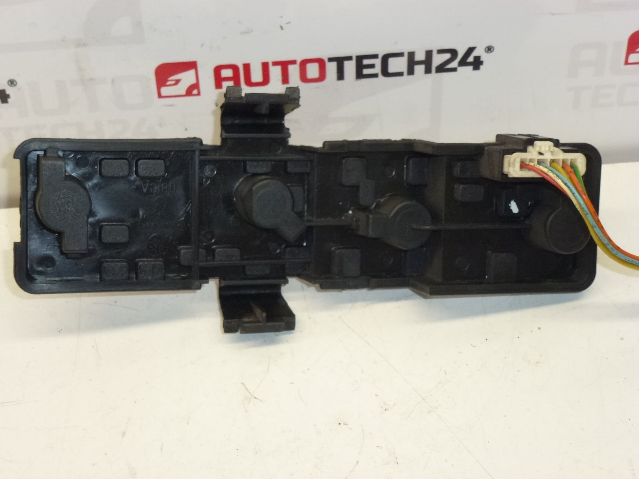 Douille d'ampoule avec morceau de câble feu arrière droit Citroën Xsara Picasso 6351N0 6351T2 – Image 2