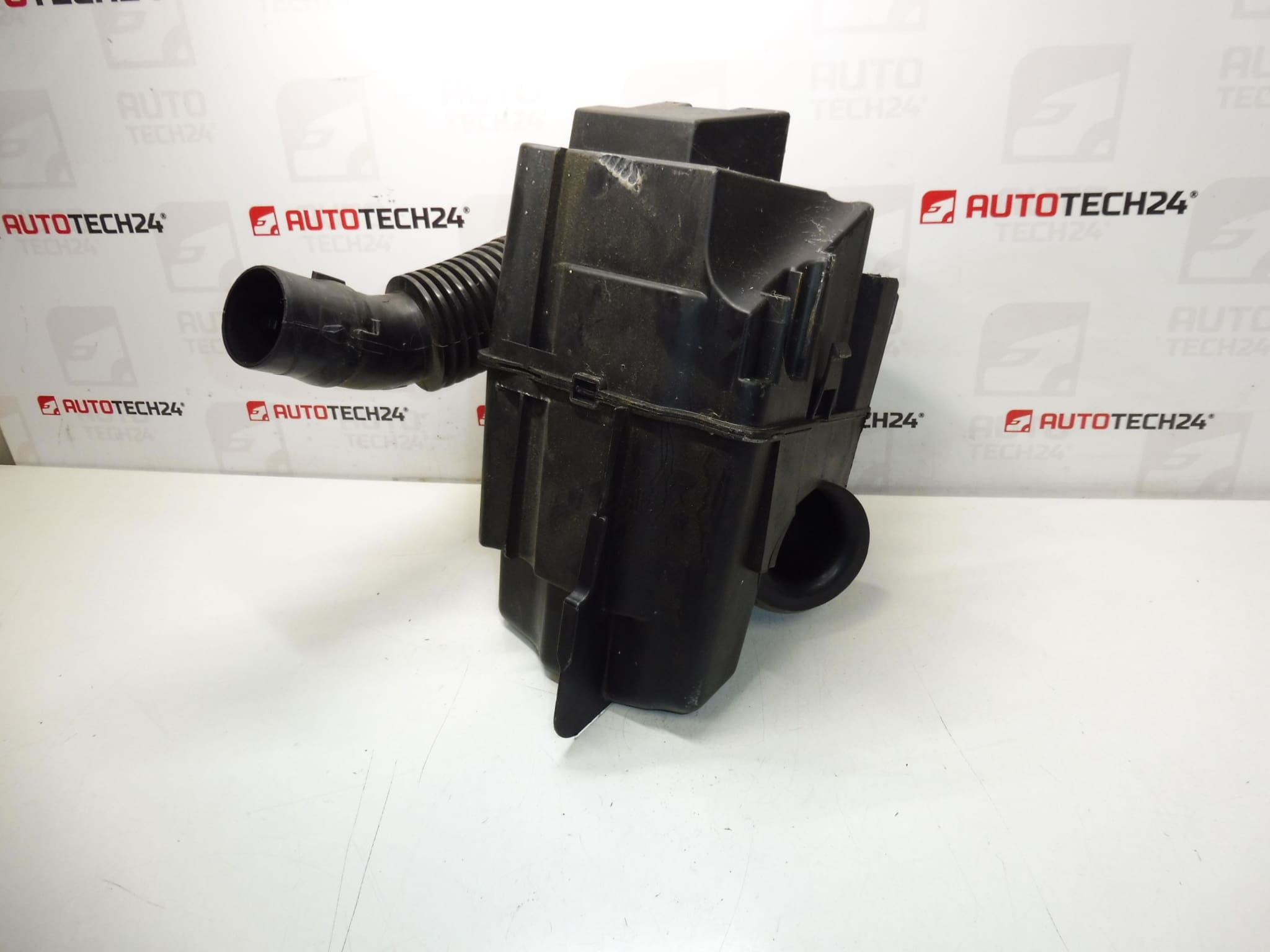 Résonateur d'air Citroën Peugeot 144050