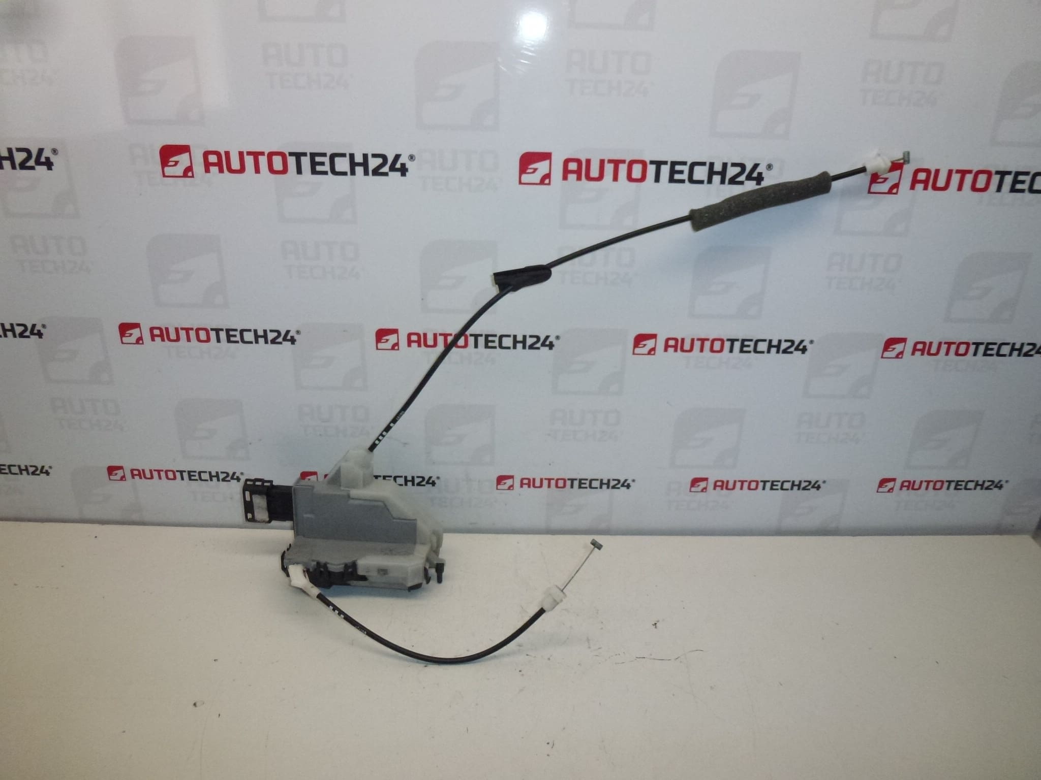 Serrure de porte arrière gauche Peugeot 308 732108 9137V0