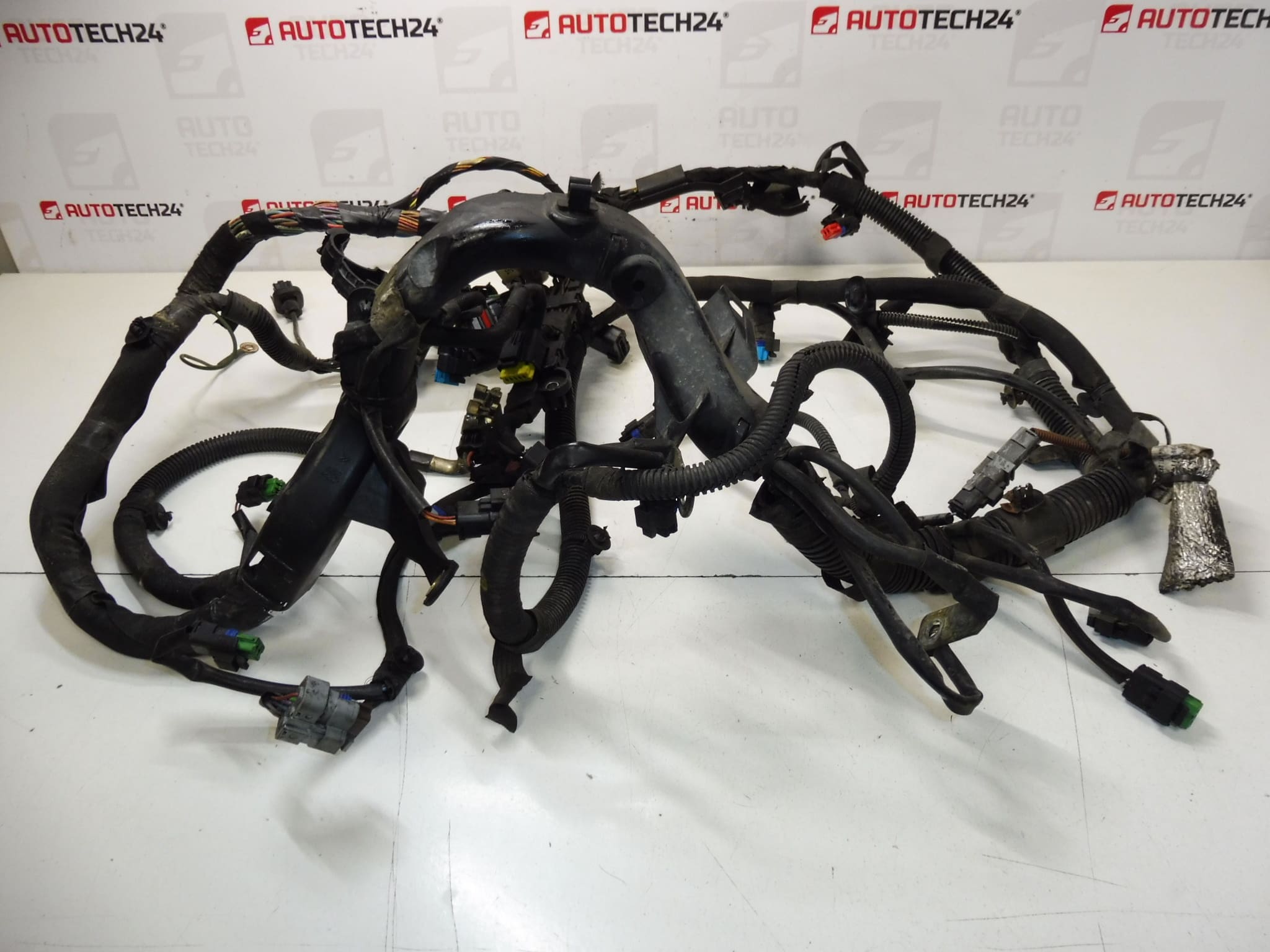 Ensemble moteur principal Citroën Peugeot 1.6 HDI 9664694980 6569NW – Image 2