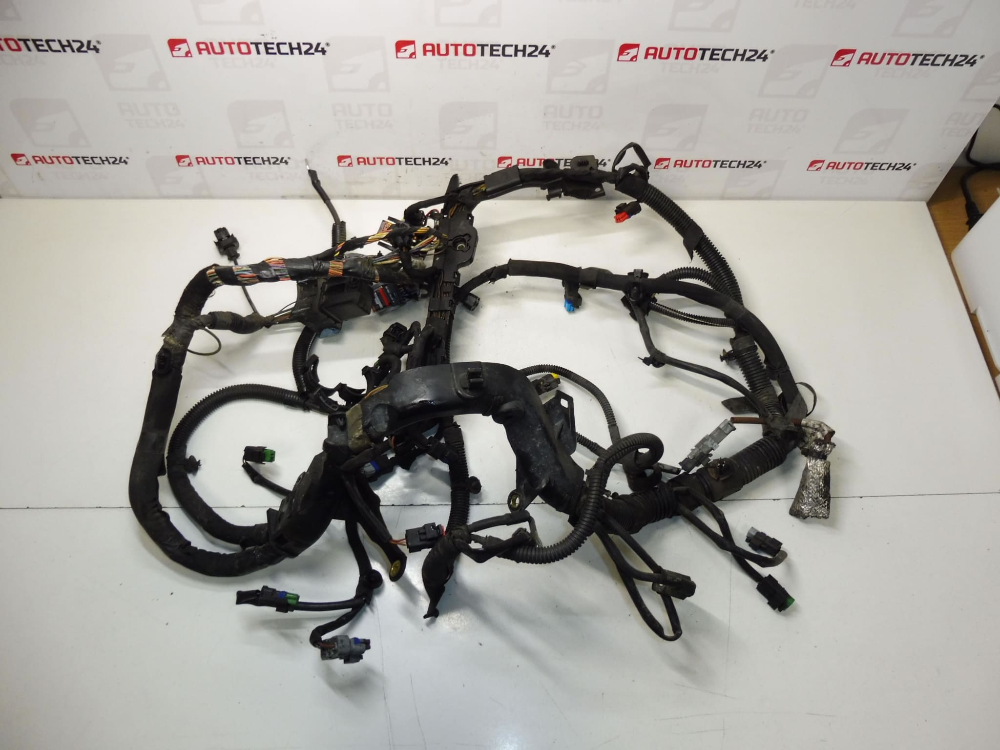 Ensemble moteur principal Citroën Peugeot 1.6 HDI 9664694980 6569NW